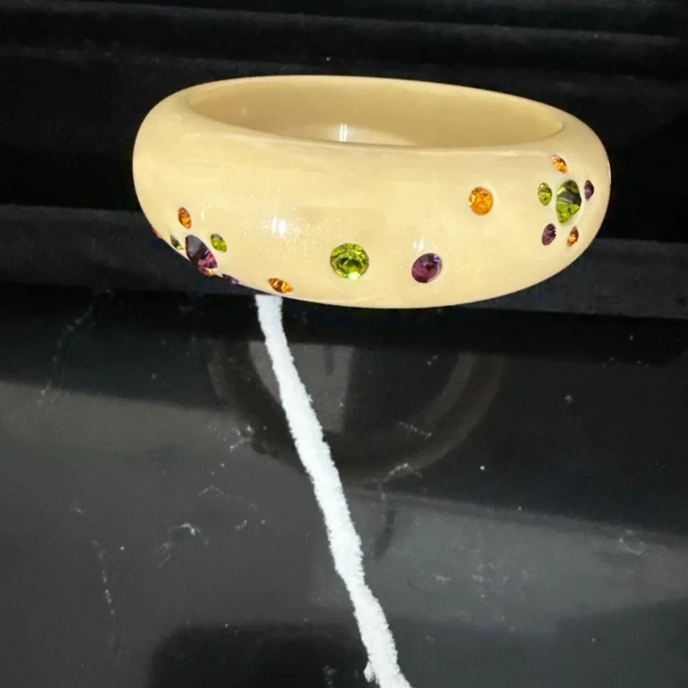 Vintage Unsigned Weiss Lucite Bangle Bracelet with Purple, Amber & Green Crystal - Picture 2 of 4